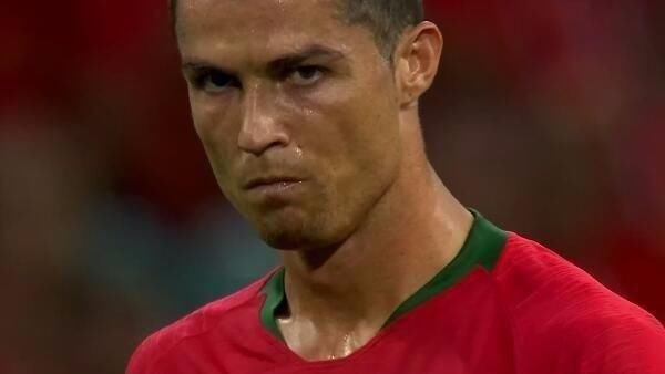 亚洲第一身价！28岁三笘薰助攻绝杀曼城+拼到抽筋，海鸥3赛季主力